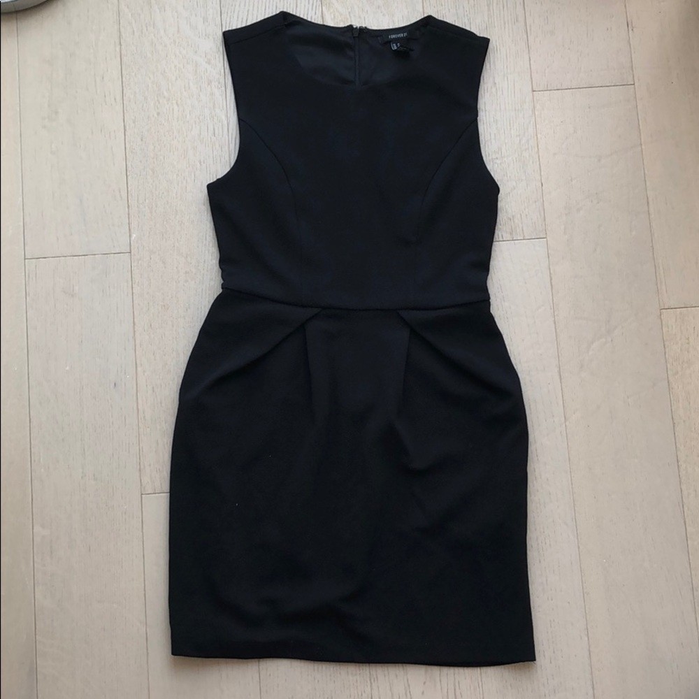 Forever 21 Sleeveless Black Dress